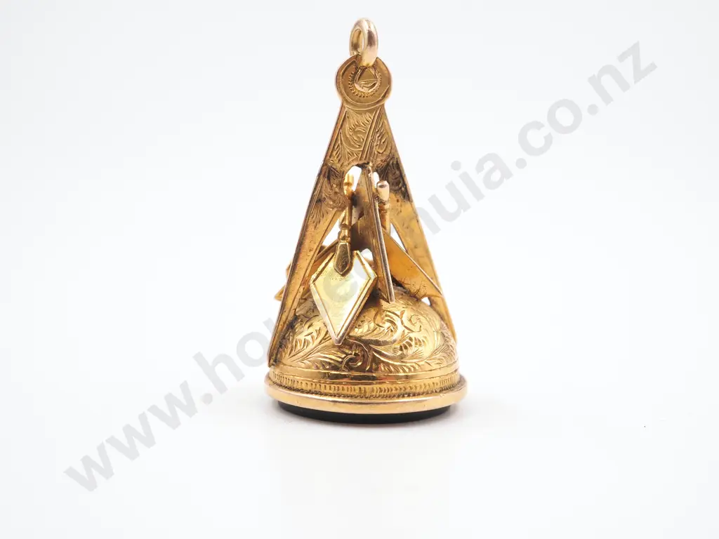 9ct Gold Masonic Seal Pendant Image 1++