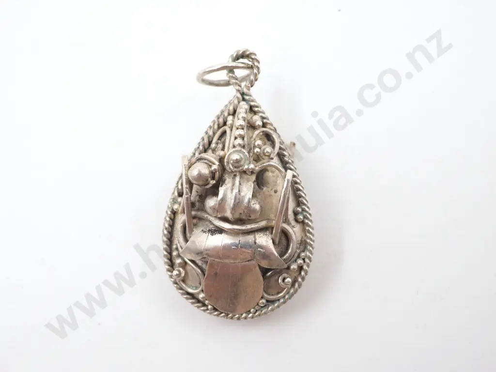Sterling Silver Decorative Ornate Pendant Image 1++