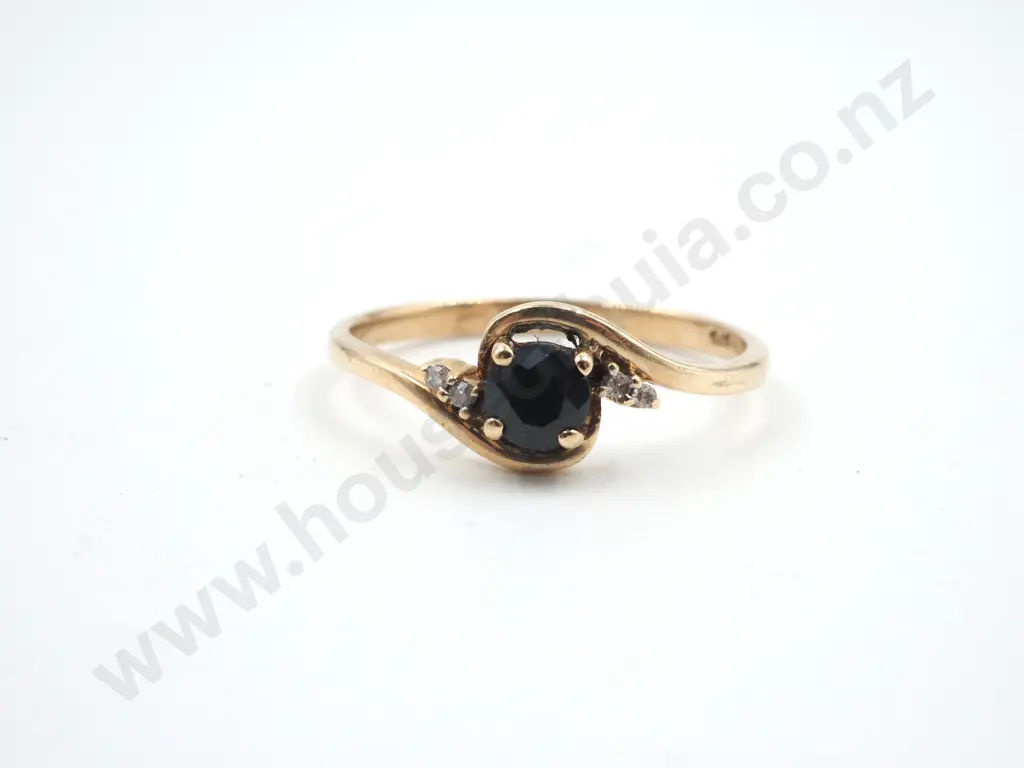 9ct Gold Saphire Ring Image 1++