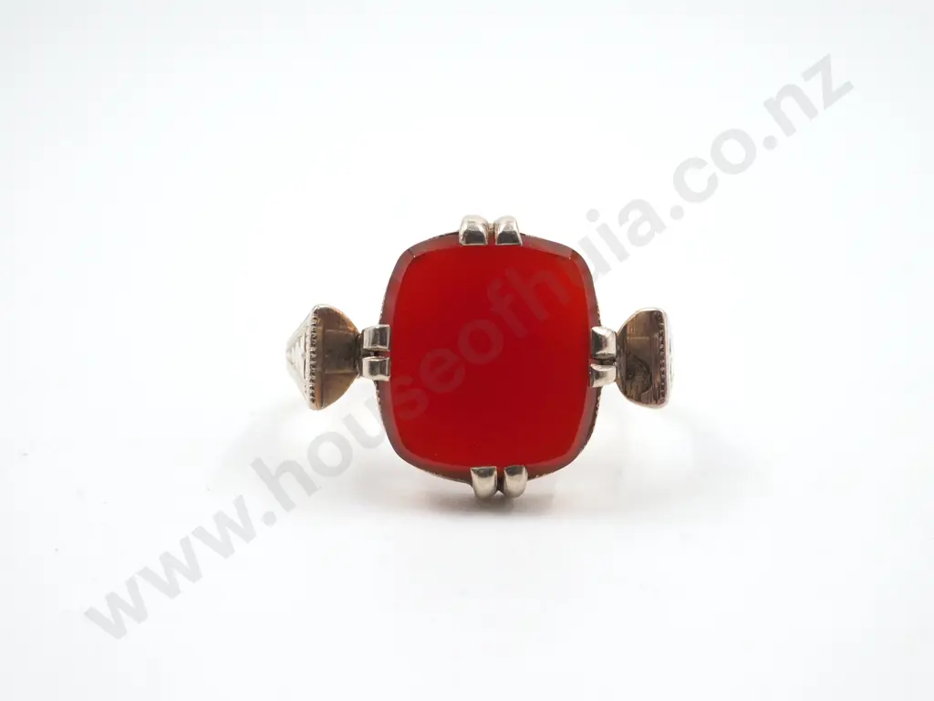Antique 9ct Gold & Carnelian Ring Image 1++