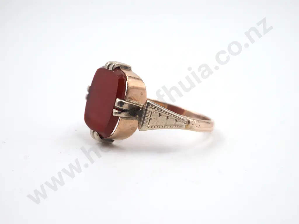 Antique 9ct Gold & Carnelian Ring Image 1++
