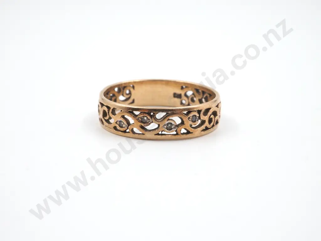 9ct Gold Decorative Band Image 1++