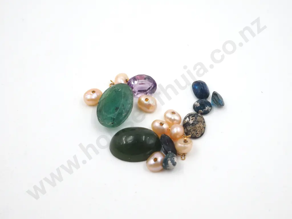 Assorted Lot including Emerald, Sapphires, Pearls & Jade. Image 1++