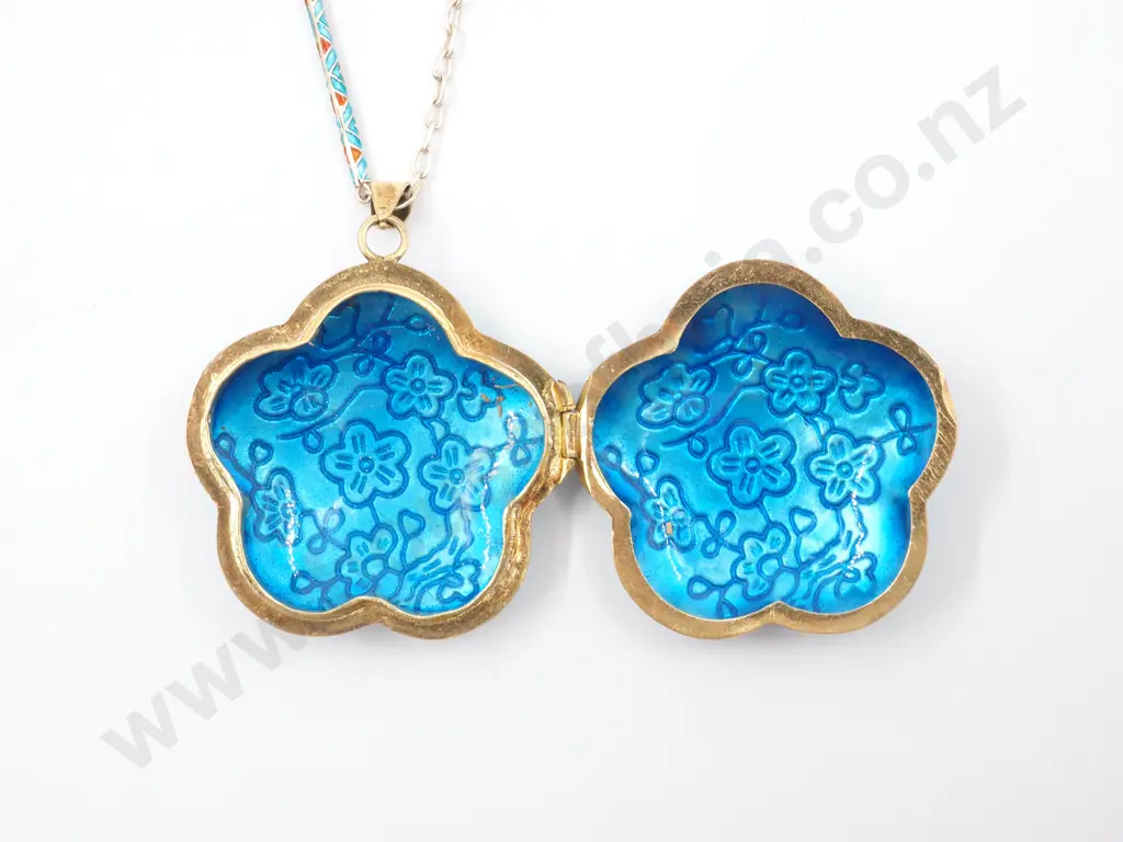 Sterling Silver Hinged Enamel locket Image 1++