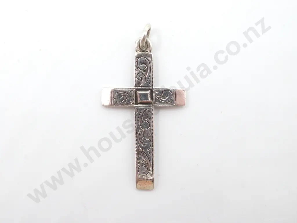 Vintage S/S Hand Engraved Cross Image 1++