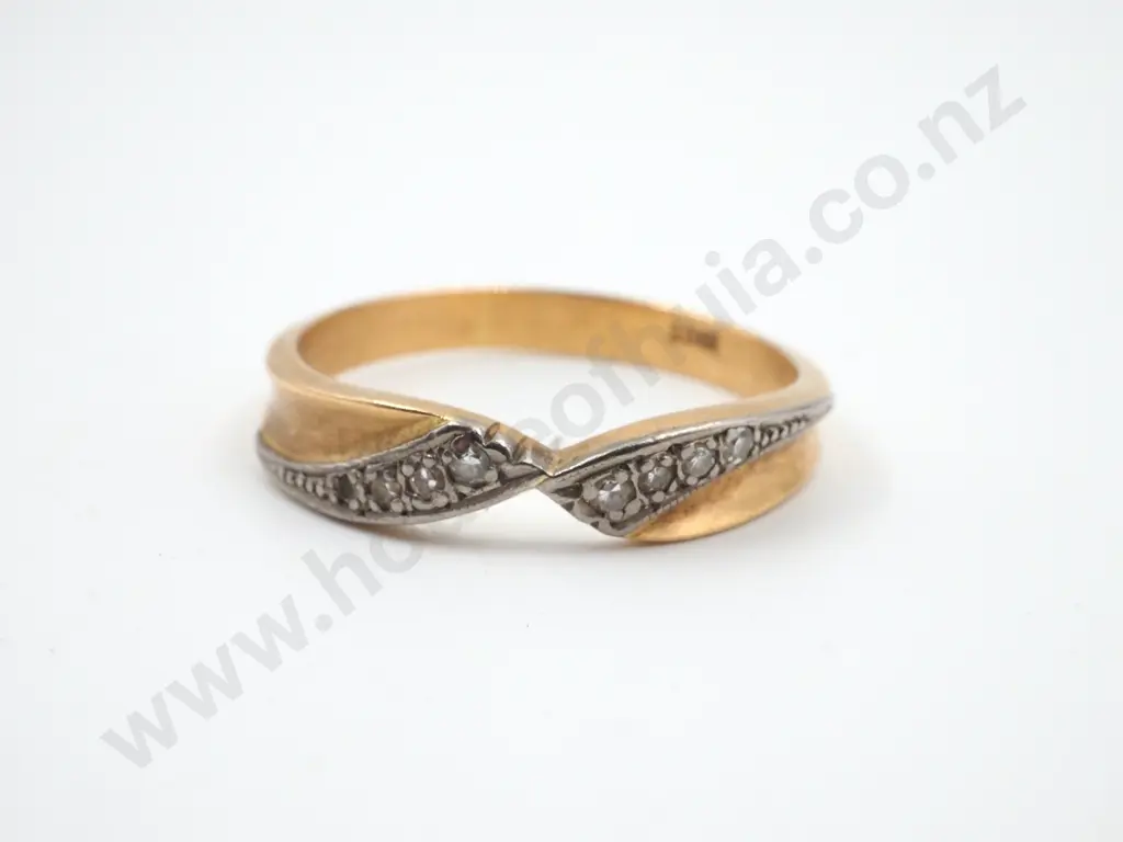 18ct Gold & Diamond Ring Image 1++