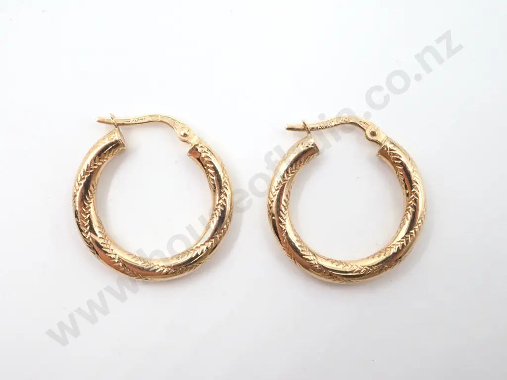 9ct Gold Hoop Earrings w Engraving Image 1++