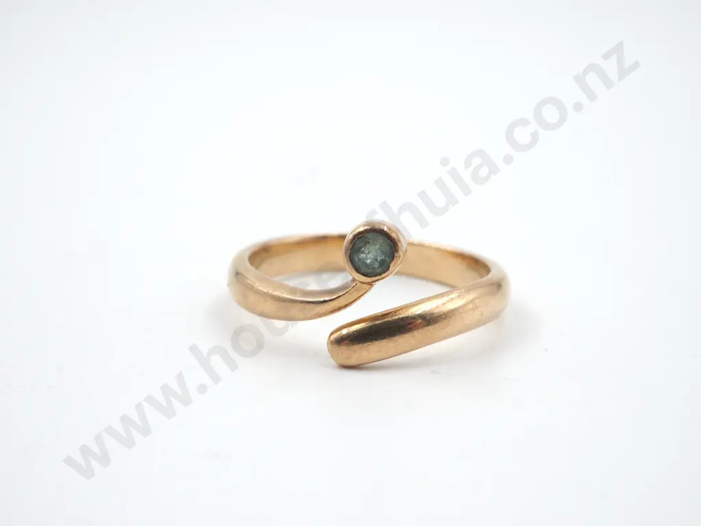 9ct Ring w Blue Gem A/F Image 1++