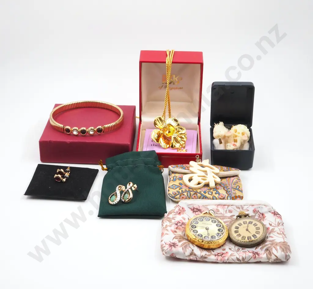 Assorted Lot of Costume Jewellery Image 1++