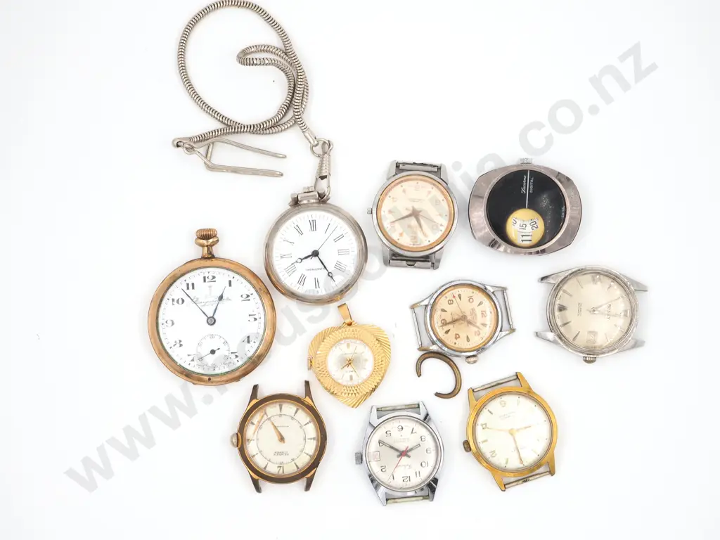 Assorted lot of Vintage Watches Image 1++