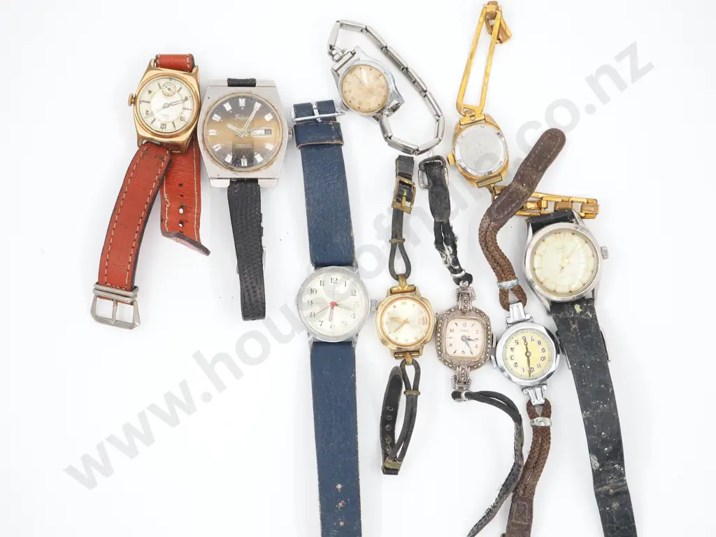 Assorted lot of Vintage Watches Image 1++