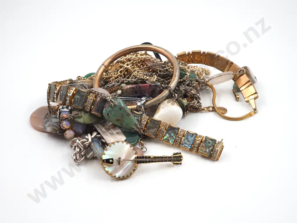 Assorted Lot of Costume Jewellery Image 1++