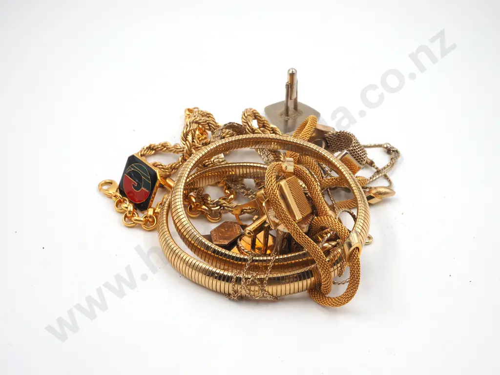 Assorted Lot of Costume Jewellery Image 1++