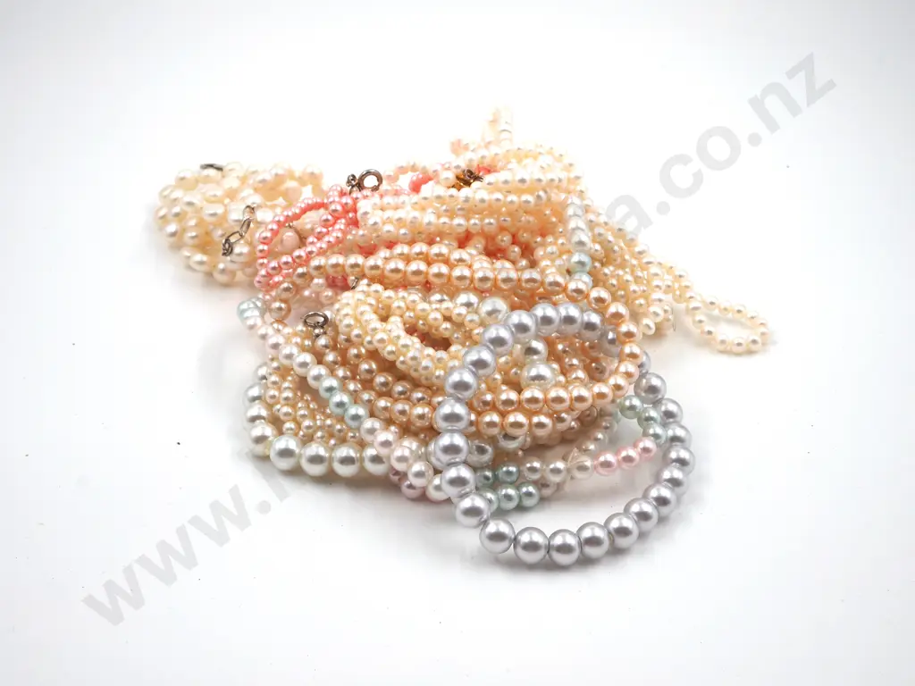 Assorted Lot of Faux Pearl Necklaces Image 1++