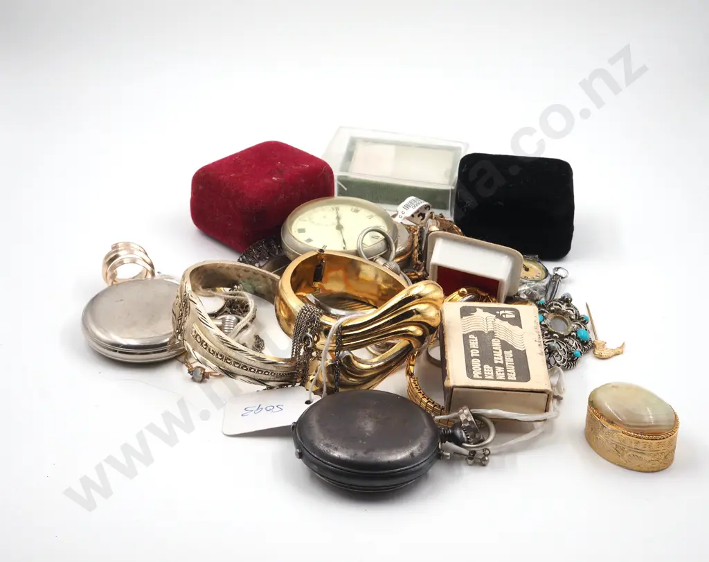 Assorted lot of Costume Jewellery Including Several Pocket Watches Image 1++