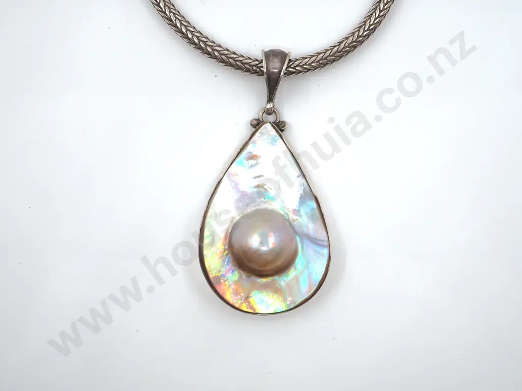Modern Sterling Silver & Paua Pearl Pendant & Chain Image 1++