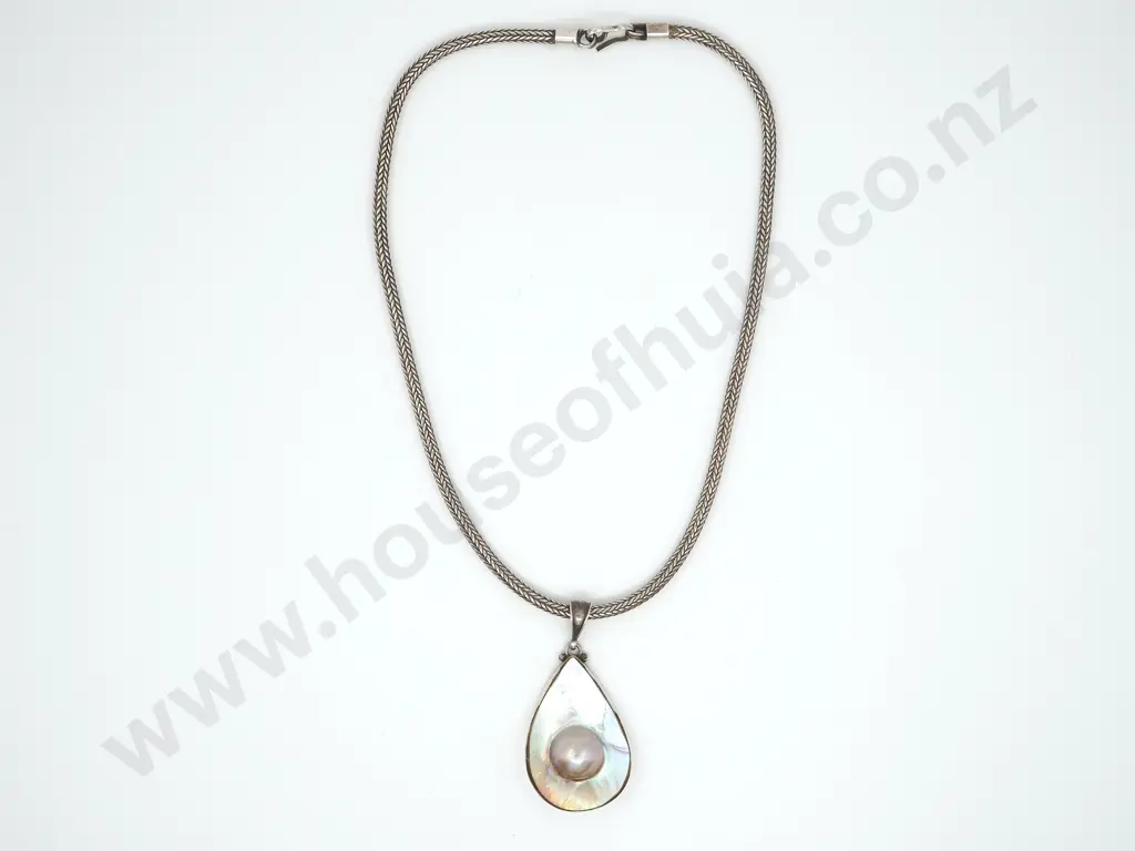 Modern Sterling Silver & Paua Pearl Pendant & Chain Image 1++