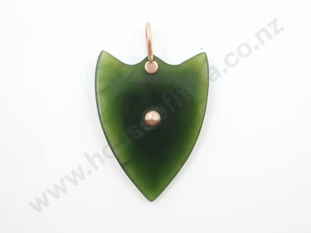 Vintage 9ct Gold & NZ Greenstone Pendant, 1927 Image 1++