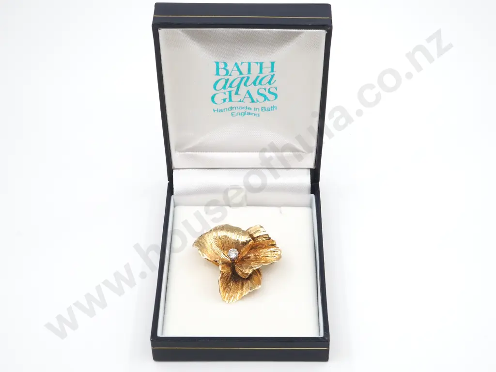 14ct Gold Brooch w Central Diamond: Valued at Image 1++