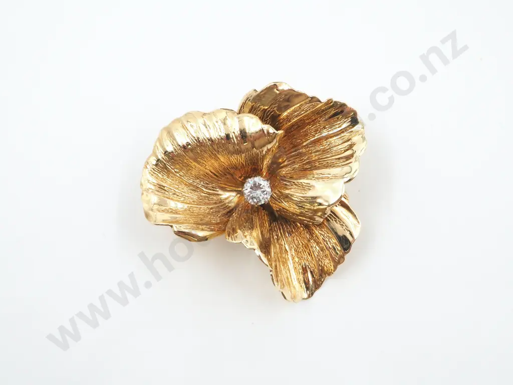 14ct Gold Brooch w Central Diamond: Valued at Image 1++
