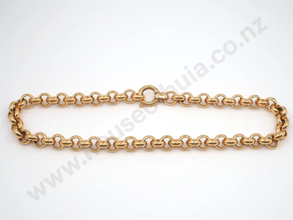 Substantial 9ct Gold Belcher Necklace Image 1++