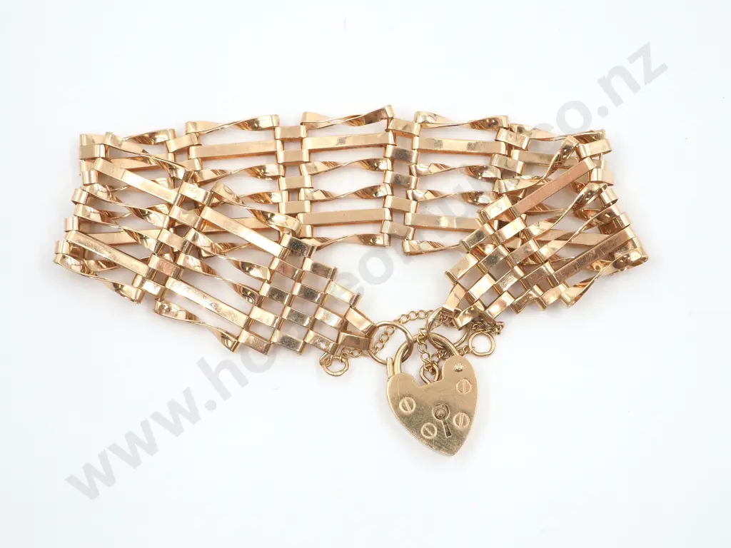 9ct Gold Gate Bracelet Image 1++