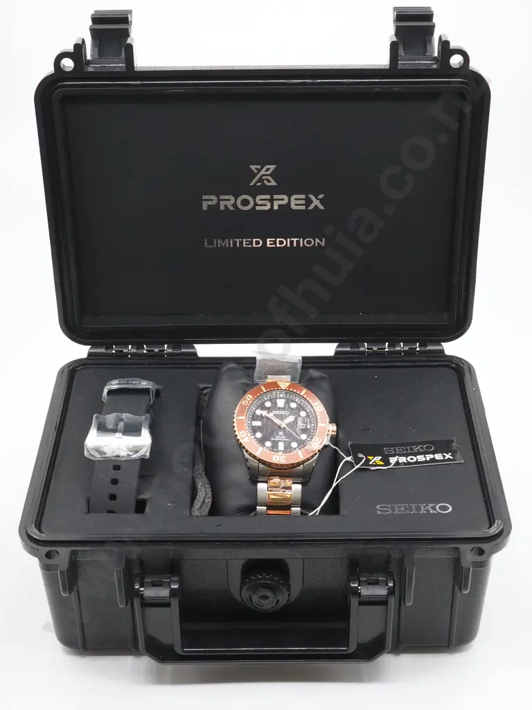 Unworn as New Seiko Solar Wrist Watch in Original Box Image 1++