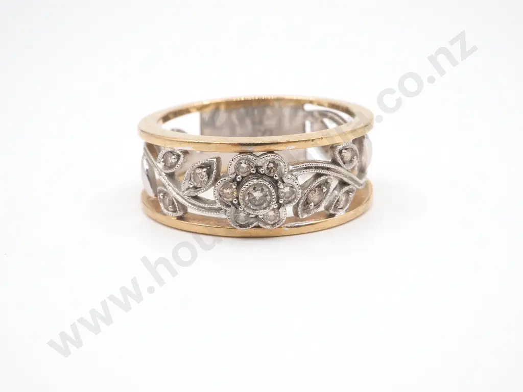 Modern 9ct White & Yellow Gold Diamond Ring Image 1++
