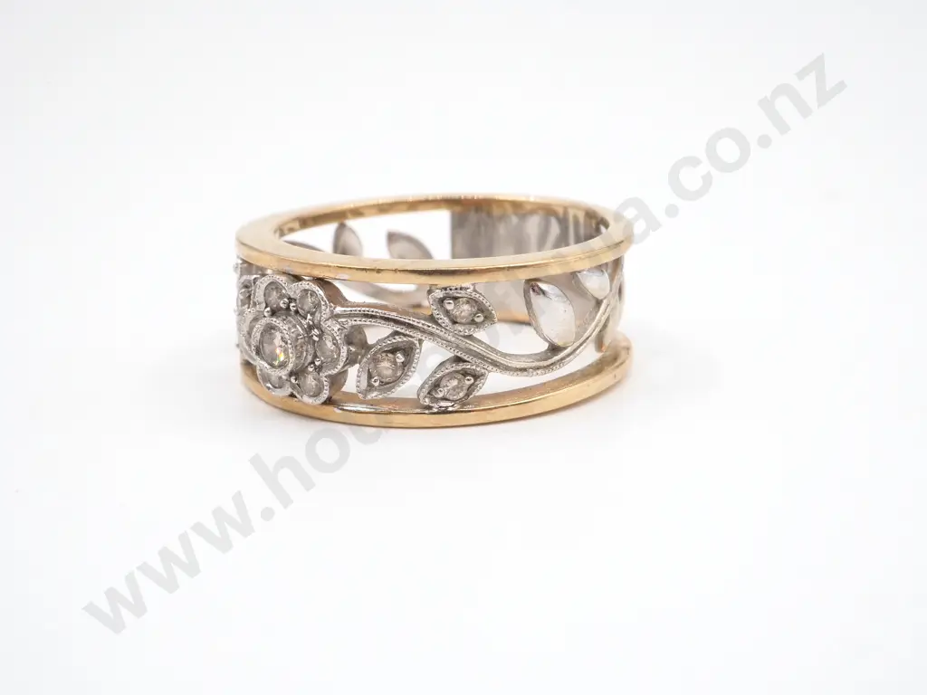 Modern 9ct White & Yellow Gold Diamond Ring Image 1++