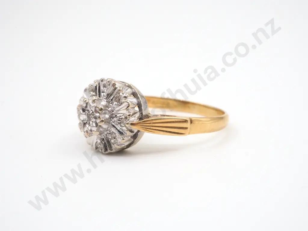 18ct Gold Diamond Ring: English Hallmarks Image 1++