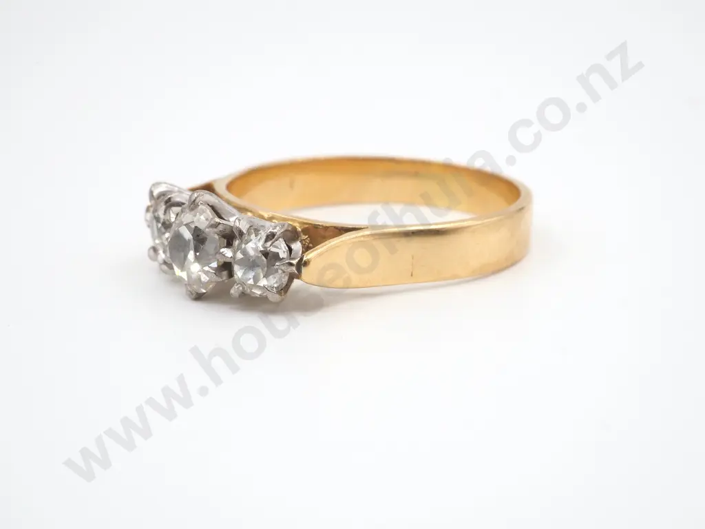 18ct Gold Three Minecut Diamond Ring Image 1++