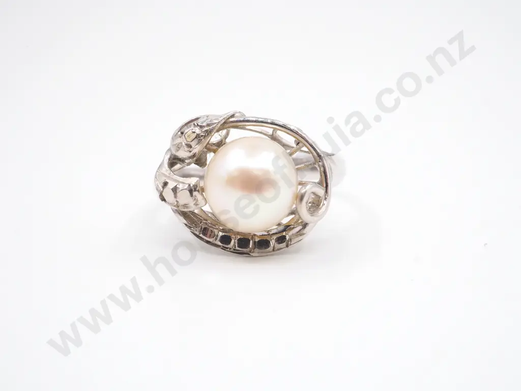 9ct White Gold Pearl Ring Image 1++