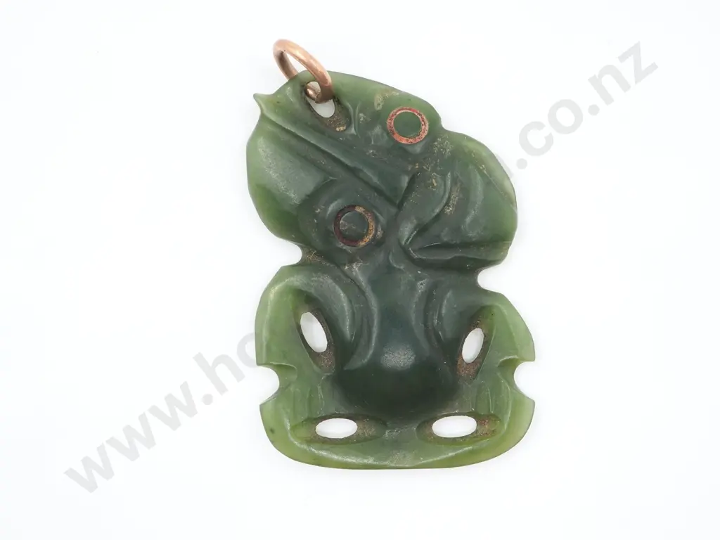 Large Colonial Carved Greenstone Tiki w  9ct Rose Gold Jump Ring Image 1++