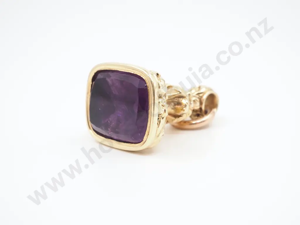 15ct Gold Seal w 9ct Gold Jump Ring Image 1++