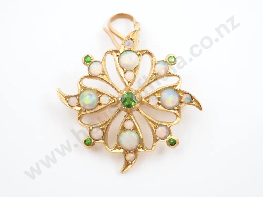 Antique 15ct Gold Opal & Peridot Brooch/Pendant Image 1++