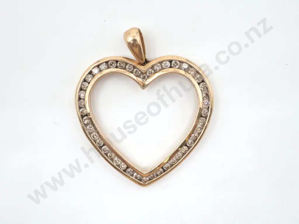 10ct Gold Diamond Heart Pendant Image 1++