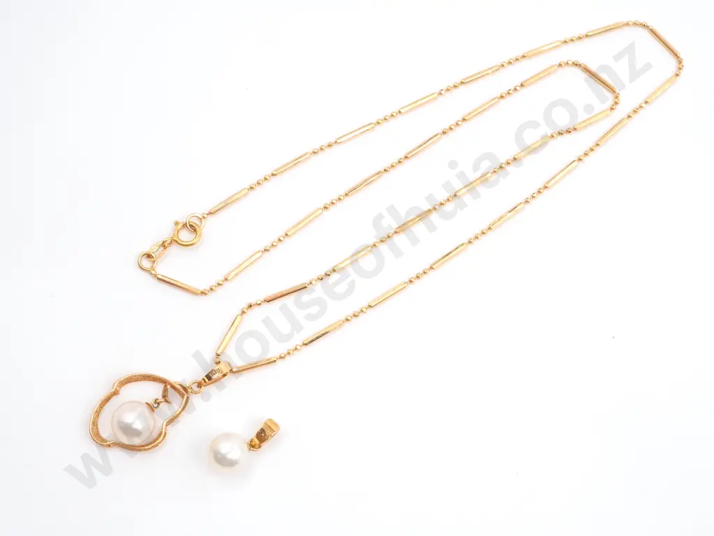 18ct Gold Necklace w Two Pearl Pendants Image 1++