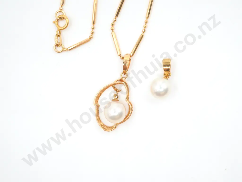 18ct Gold Necklace w Two Pearl Pendants Image 1++