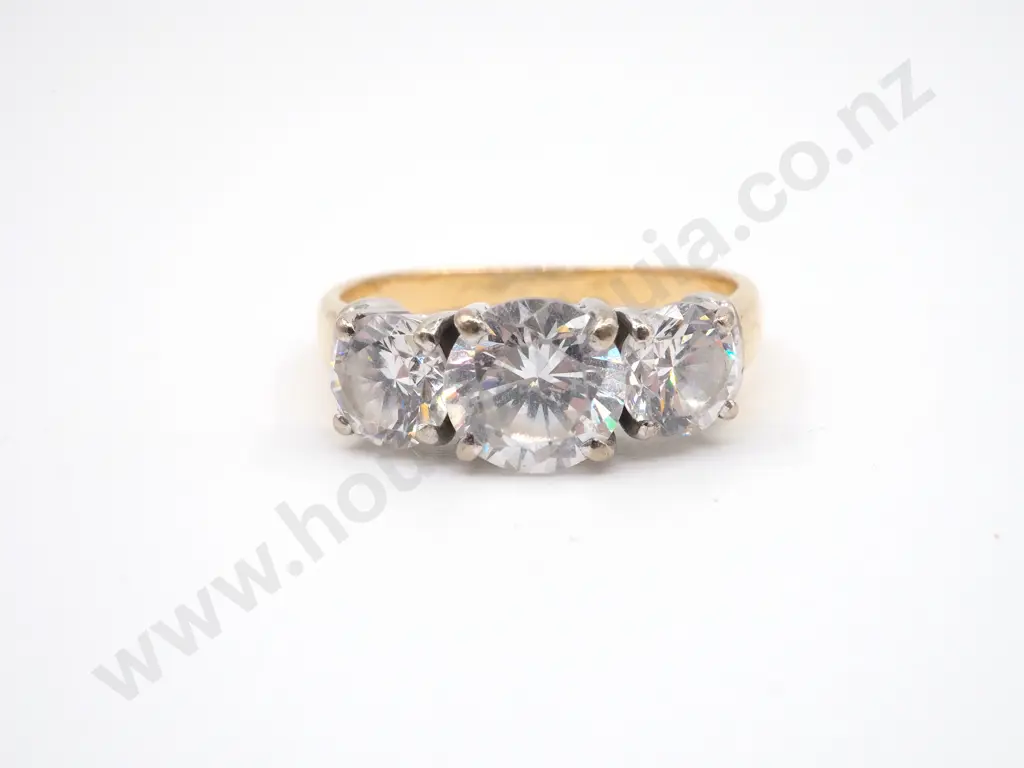 18ct Gold & CZ Ring Image 1++