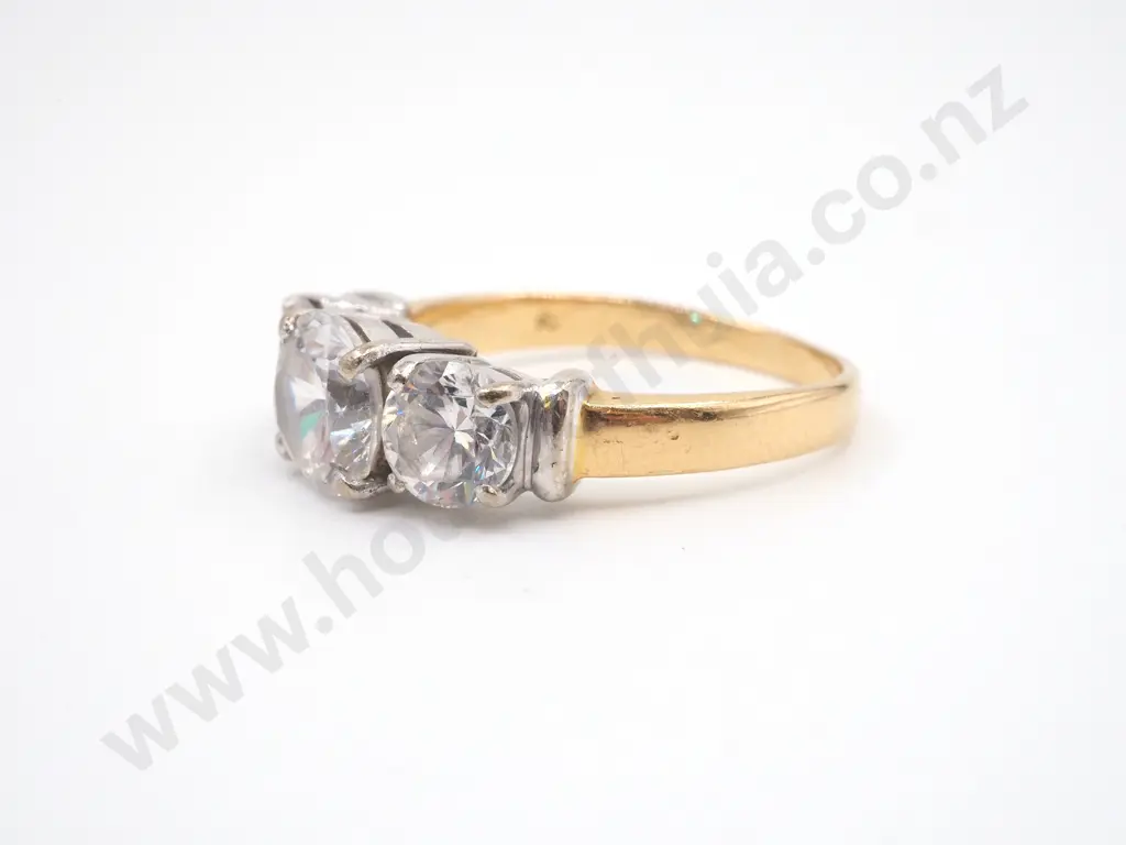 18ct Gold & CZ Ring Image 1++