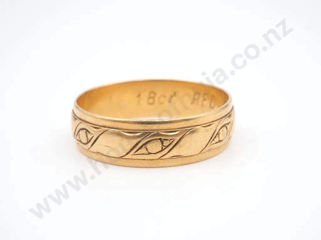 18ct Gold Wedding Band Image 1++