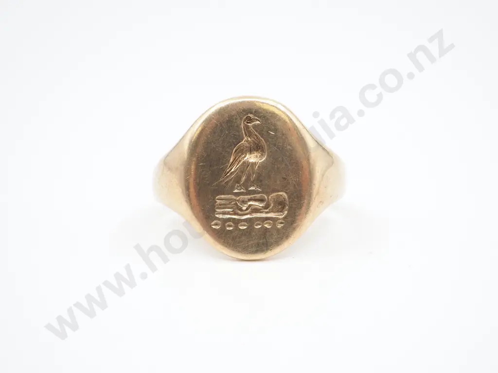 Antique 9ct Gold Engraved Signet Ring Image 1++