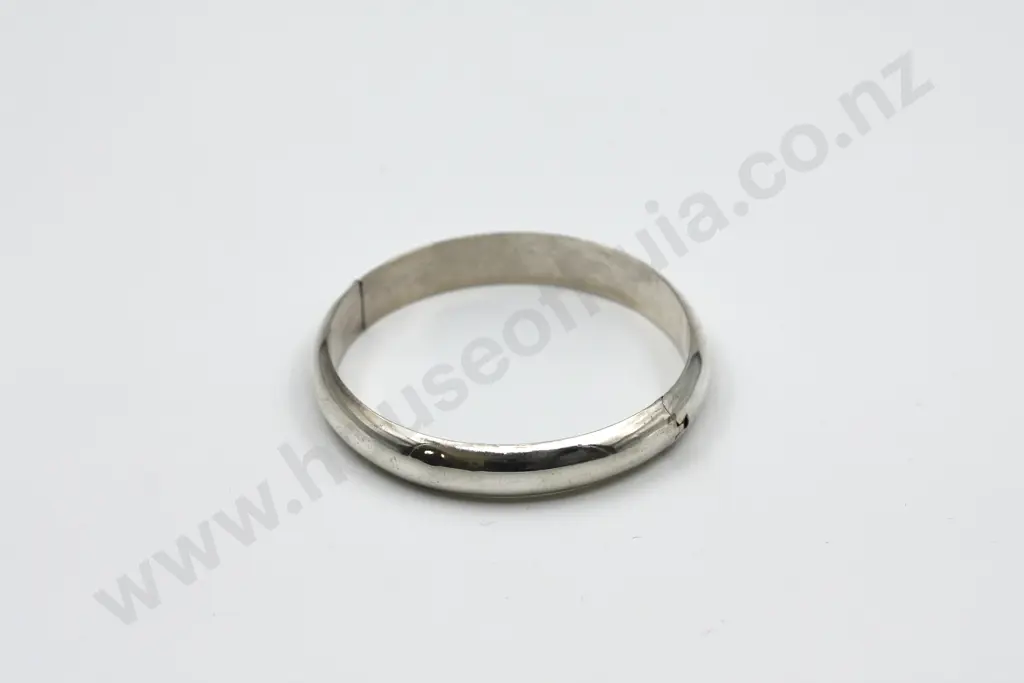 Vintage Sterling Silver Hinged Rounded Bangle Image 1++