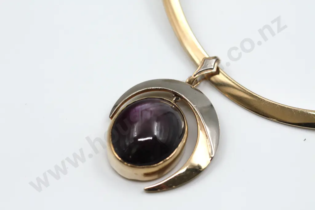 Modern Collar 9ct Gold Necklace with Large Star Ruby Drop Pendant: 63.28 Grams Image 1++