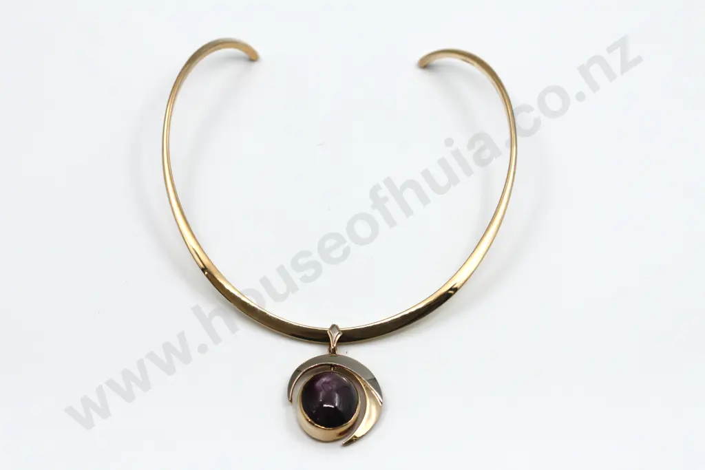 Modern Collar 9ct Gold Necklace with Large Star Ruby Drop Pendant: 63.28 Grams Image 1++
