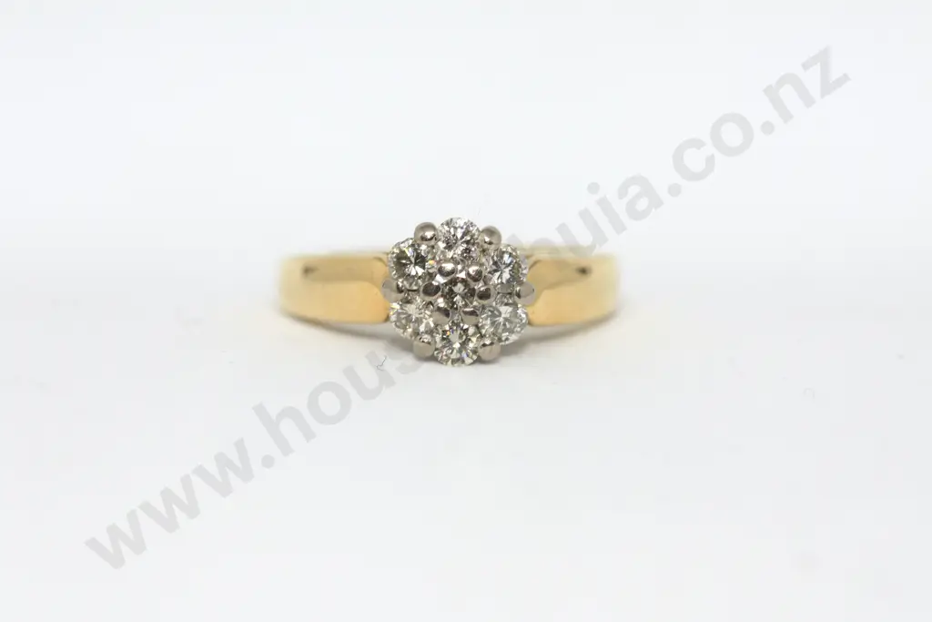 Vintage Diamond 18ct Gold Flower Style Ring Image 1++
