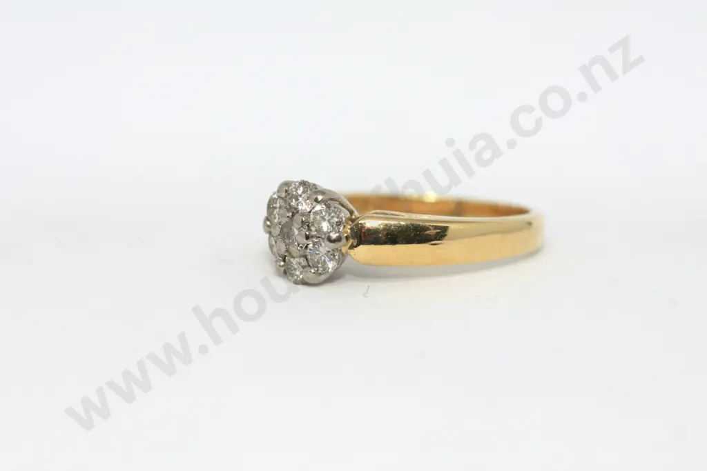 Vintage Diamond 18ct Gold Flower Style Ring Image 1++