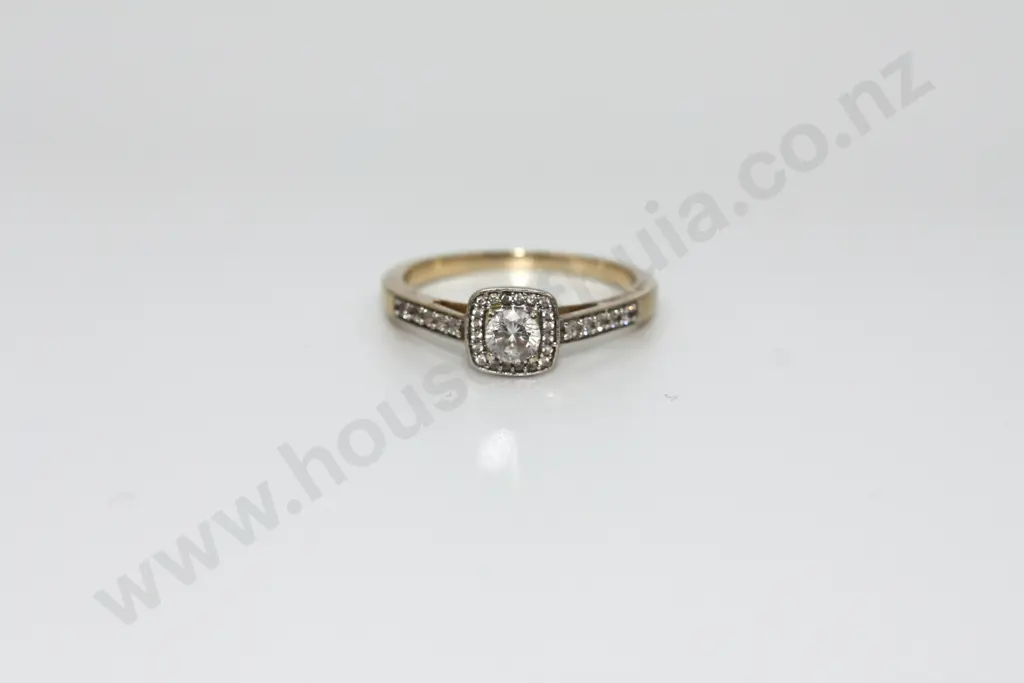 Pave Set Sparkly 9ct Ring Image 1++