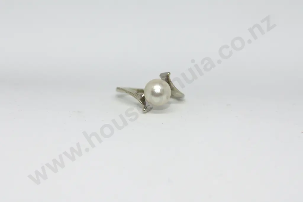 Pearl Ring on 9ct White Gold Mount Image 1++