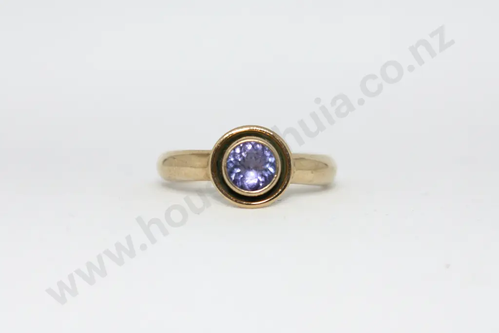 Tanzinite Ring in 18ct Yellow Gold Image 1++